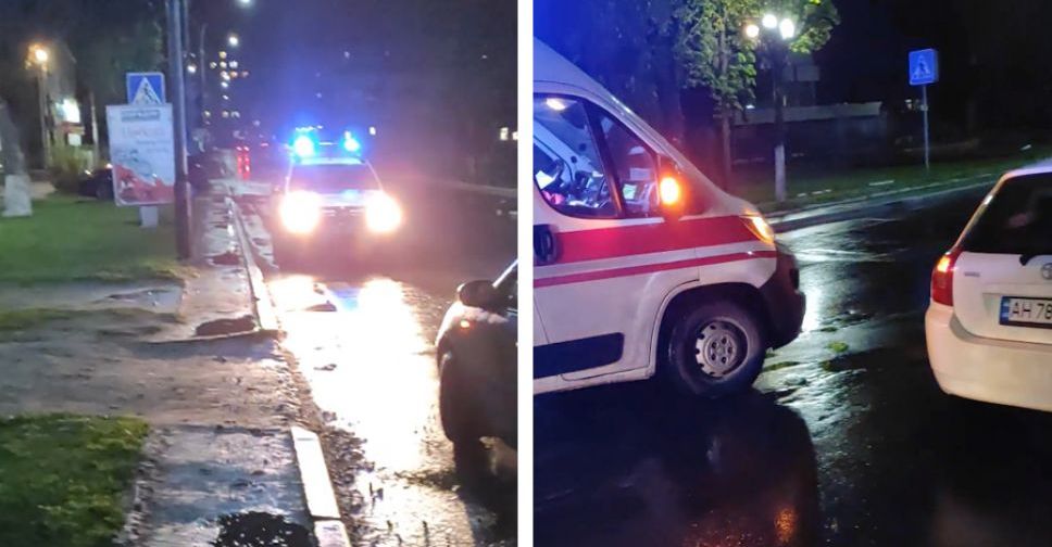 Сразу два автомобиля пострадали из-за ямы на улице Европейской в Покровске