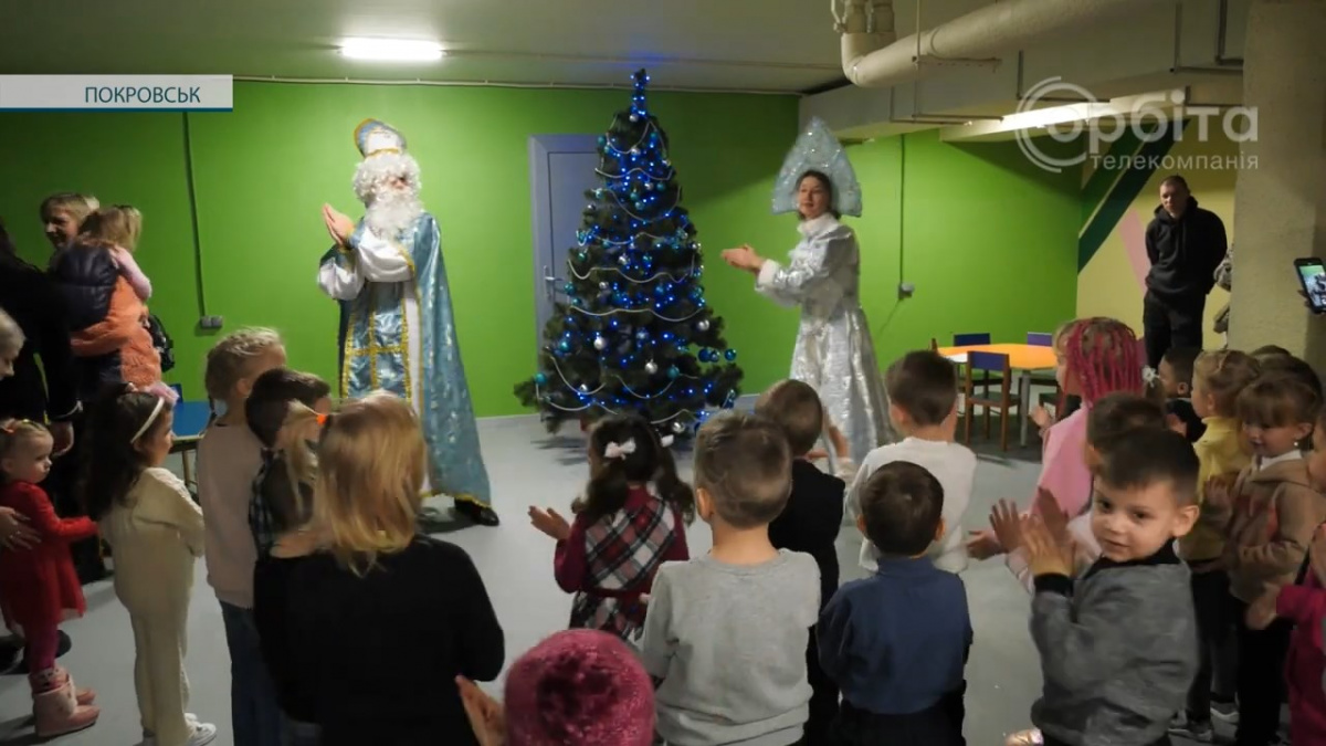 Діти Покровської громади отримують подарунки до зимових свят: почали з дошкільнят