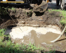 Продолжается ликвидация аварии на канализационном коллекторе в Покровске