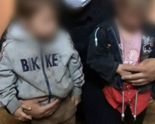 В Покровске полицейские забрали детей у пьяной матери
