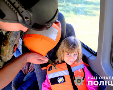 Оголошена примусова евакуація: ще з восьми населених пунктів Донеччини вивезуть дітей