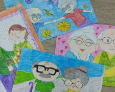 У Покровську пройшов конкурс дитячих малюнків до Дня людей похилого віку