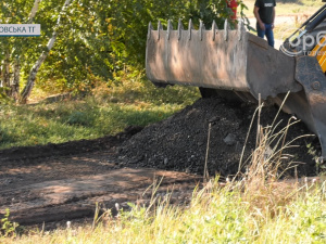 У Піщанському старостинському окрузі Покровської ТГ розпочалася відсипка доріг
