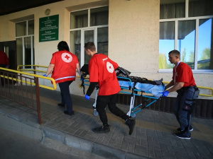 Мирноградський Червоний Хрест почав транспортувати маломобільних людей до медзакладів