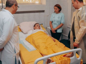 Пораненого хлопчика з Покровська врятували в лікарні Дніпра