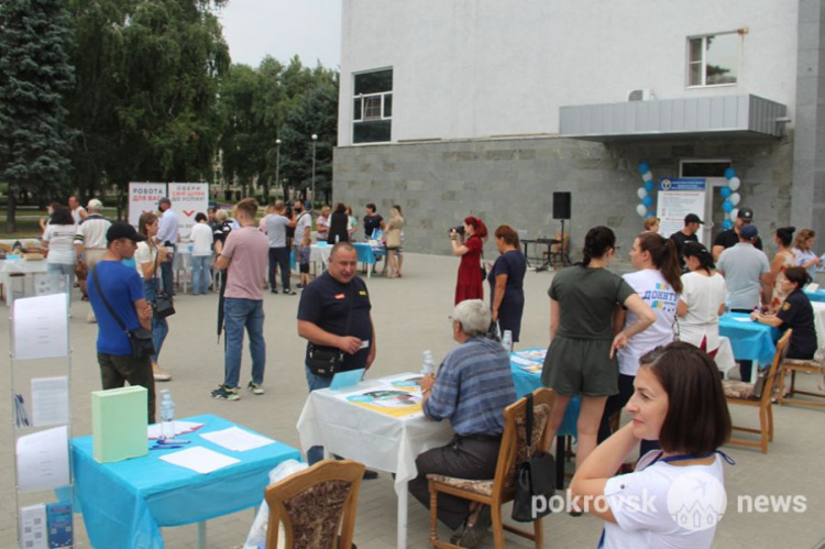 «Выбираем будущее вместе!» – в Покровске прошла областная ярмарка вакансий