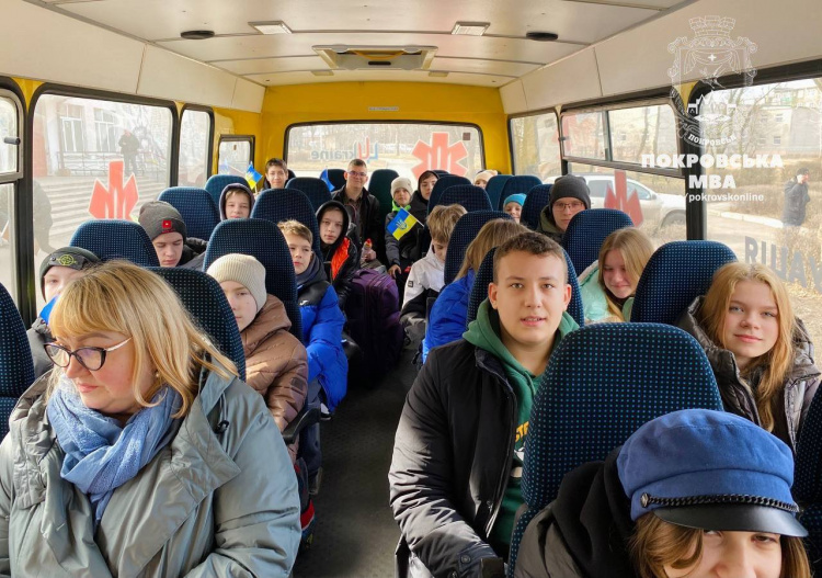 Діти з Покровської та Авдіївської громад відправились на відпочинок до Карпат