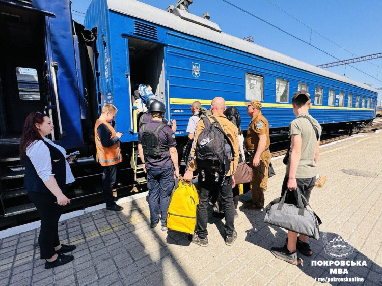 Евакуаційний поїзд з Покровська почав курсувати до Волинської області