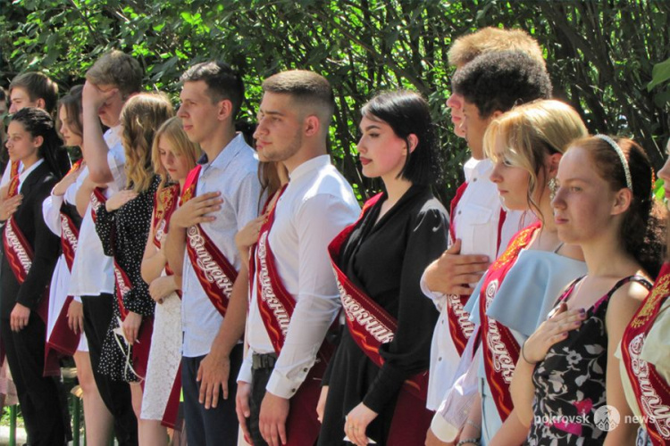 Прощание со школой: как прошел выпускной в ОШ №4 Покровска
