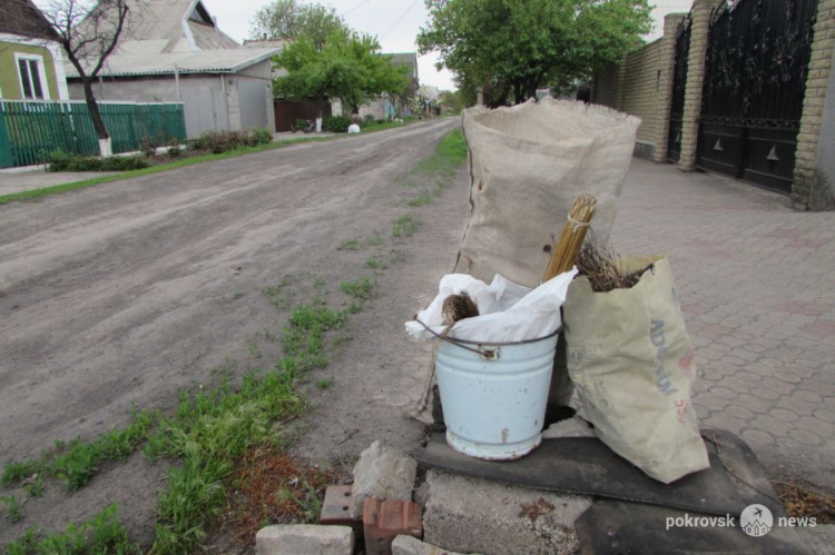Покровские коммунальщики призывают выбрасывать строительный мусор самостоятельно