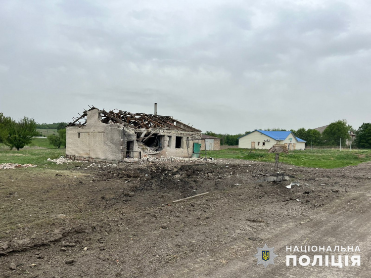 За добу росіяни обстріляли 12 населених пунктів Донеччини, поранили трьох мирних людей