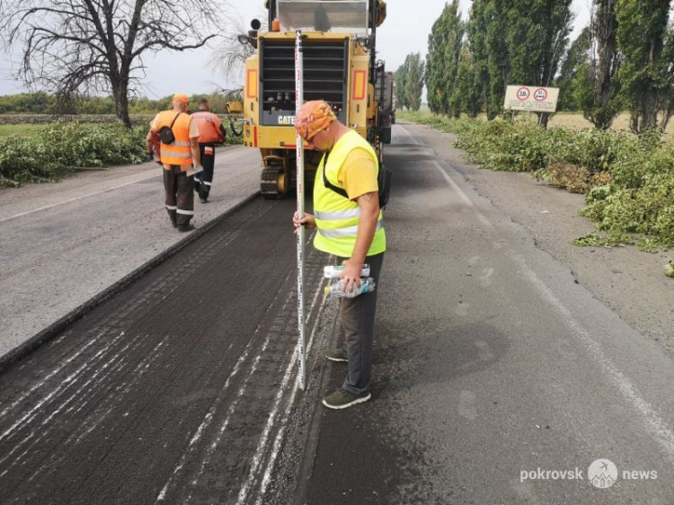 Стартовал ремонт дороги на выезде из Покровска