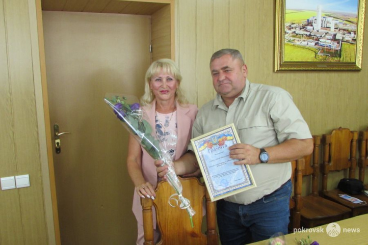 Жителей Покровского района торжественно поздравили с предстоящими праздниками