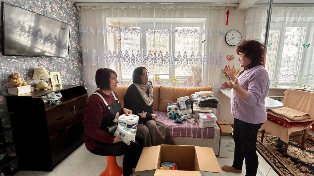 Поруч у важку хвилину: фахівці Покровського терцентру опікуються земляками в евакуації