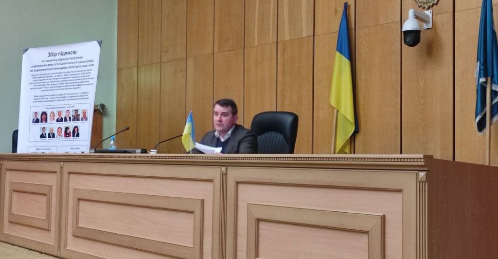 Мэр Славянска предложил проверку психического здоровья депутатов