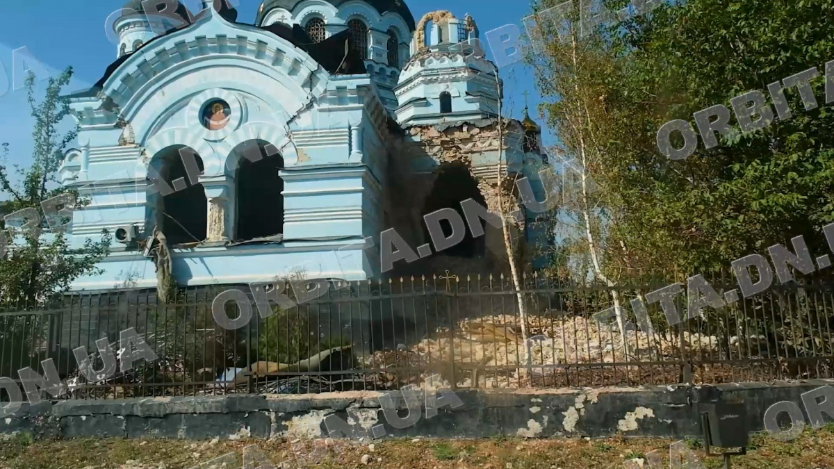 Храм Різдва Пресвятої Борогородиці в Новоекономічному вже вчетверте постраждав внаслідок обстрілу (сюжет)