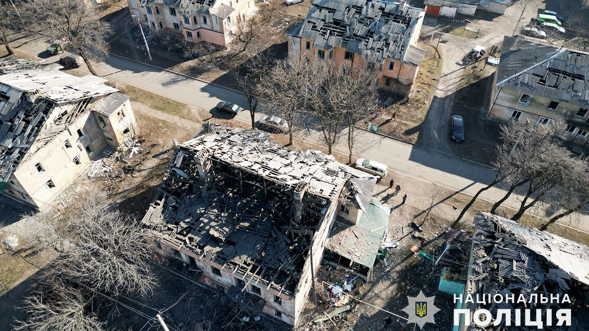 Нічний обстріл Селидового: кадри масштабних руйнувань показали в поліції