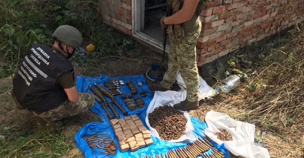 У Покровському районі знайдено сховок із боєприпасами