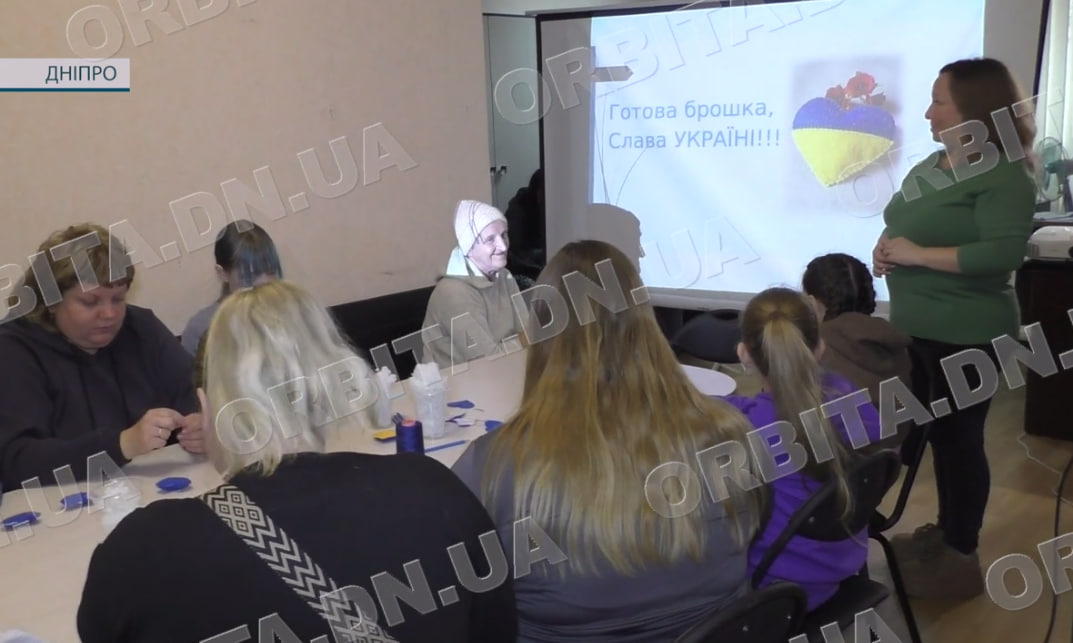 Серця вдячності: добропільчани створювали талісмани для захисників