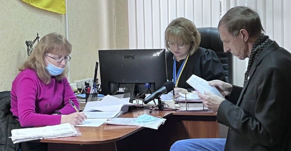 Суд Покровска вынес решение по иску отстраненного от работы учителя