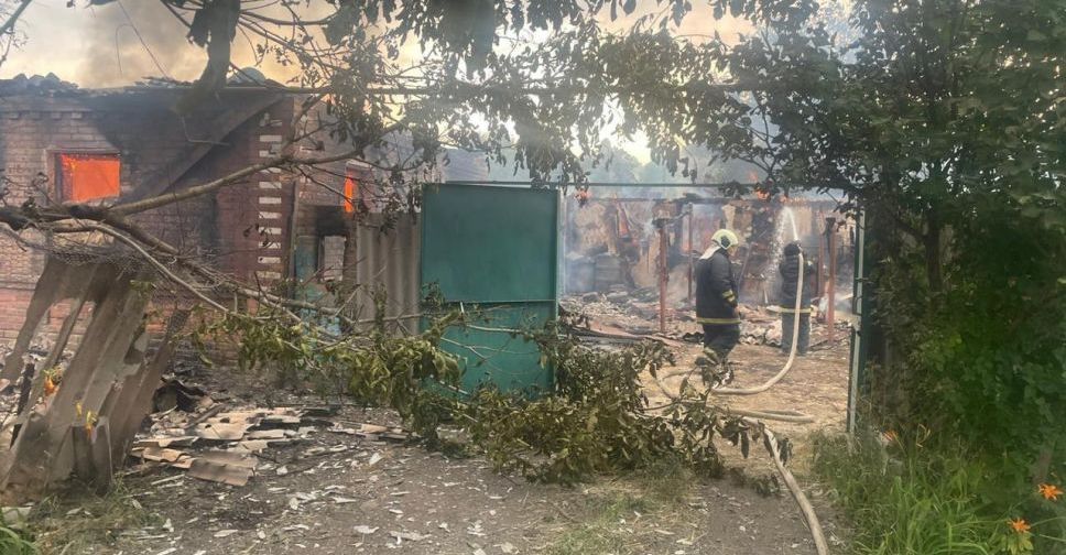 Окупанти за добу зруйнували та пошкодили на Донеччині понад пів сотні житлових будинків