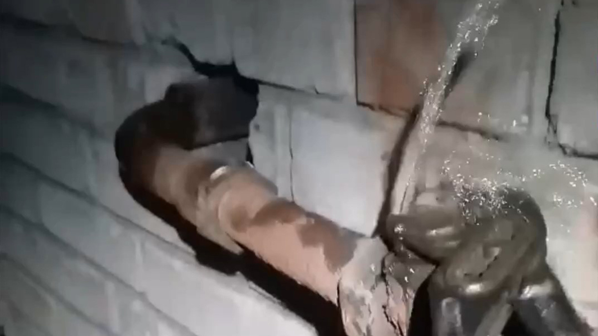 Вода в газовій трубі: Донецькоблгаз показав, що буває, коли за ремонт беруться не фахівці