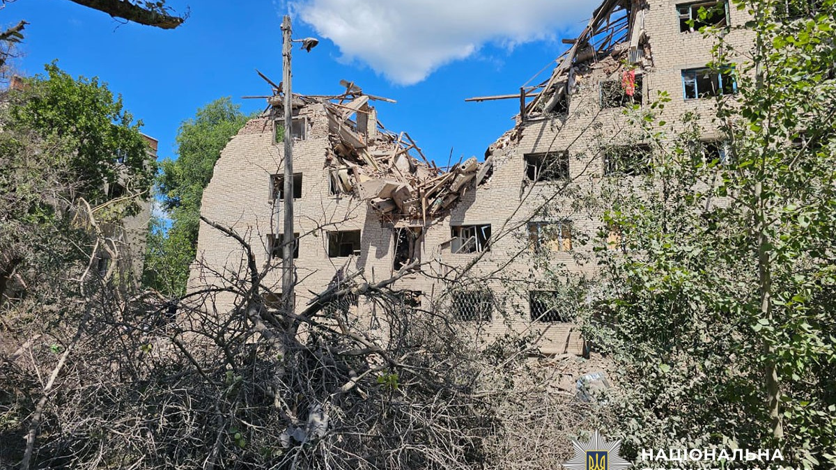 Одна людина загинула, семеро зазнали поранень через російські обстріли Донеччини 21 червня