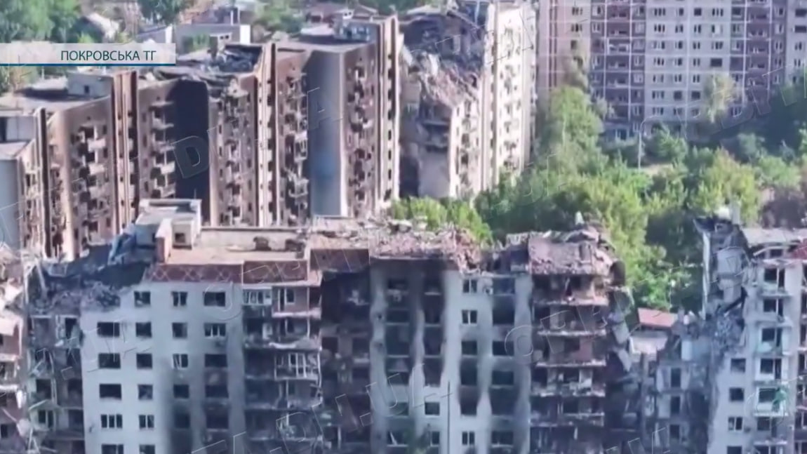 Кожен мешканець - під прицілом ворога: окупанти вбивають Покровську громаду