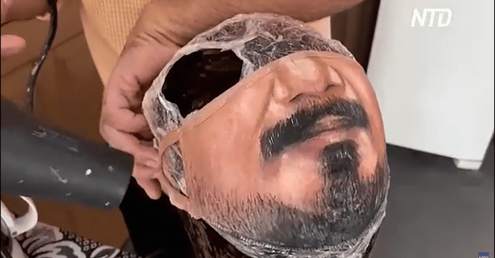 Бразильский художник рисует реалистичные антикоронавирусные маски