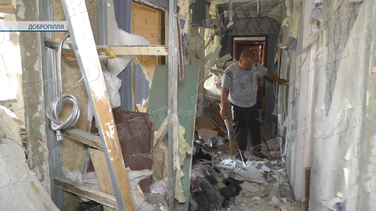 Добропільчани показали наслідки нічного ворожого обстрілу