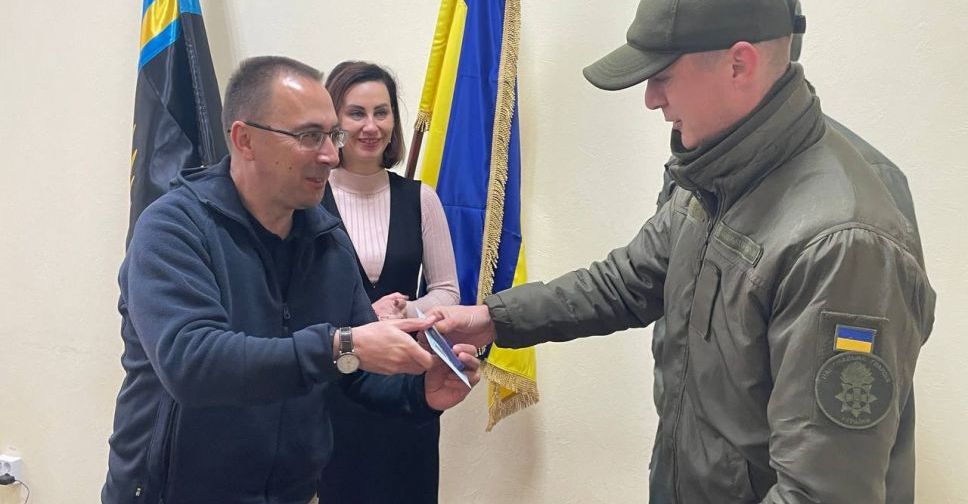 Двоє педагогів з Покровська отримали медалі «За оборону рідної держави»