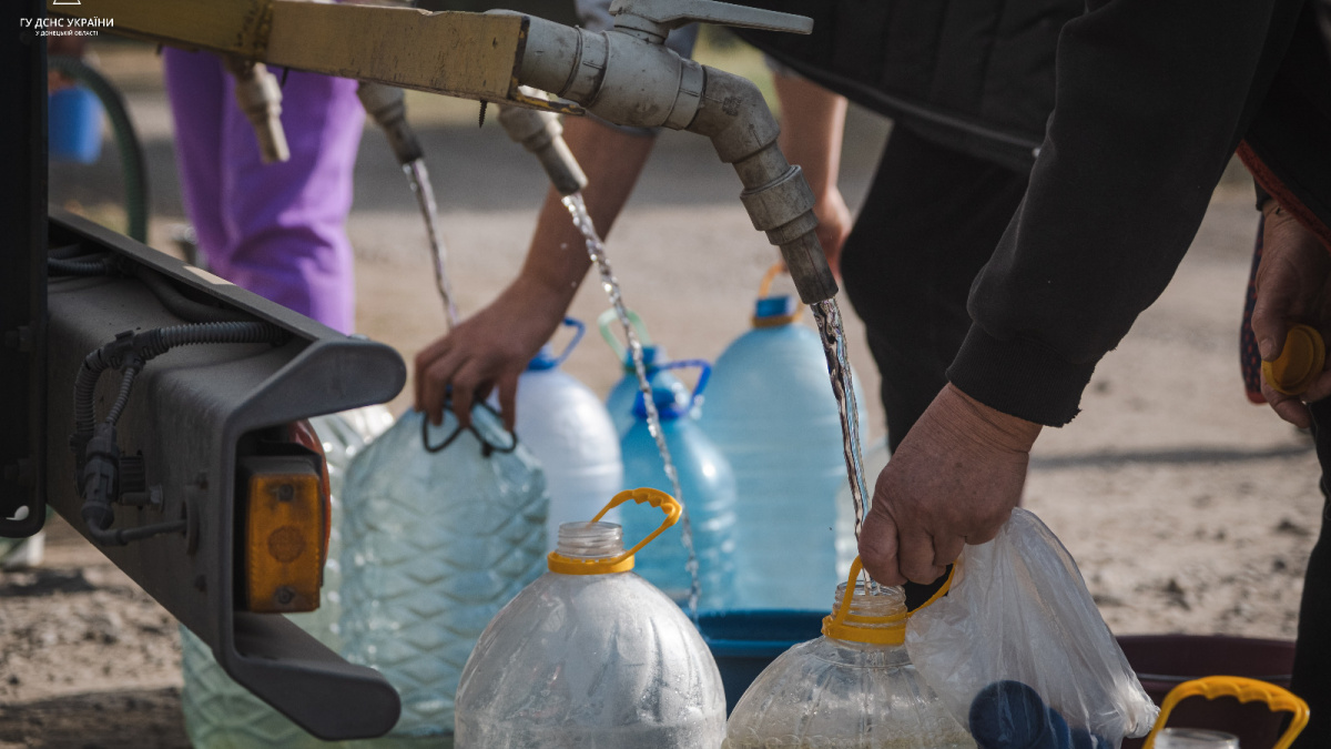 Графік підвозу питної води в Покровській громаді 29 лютого: де набрати