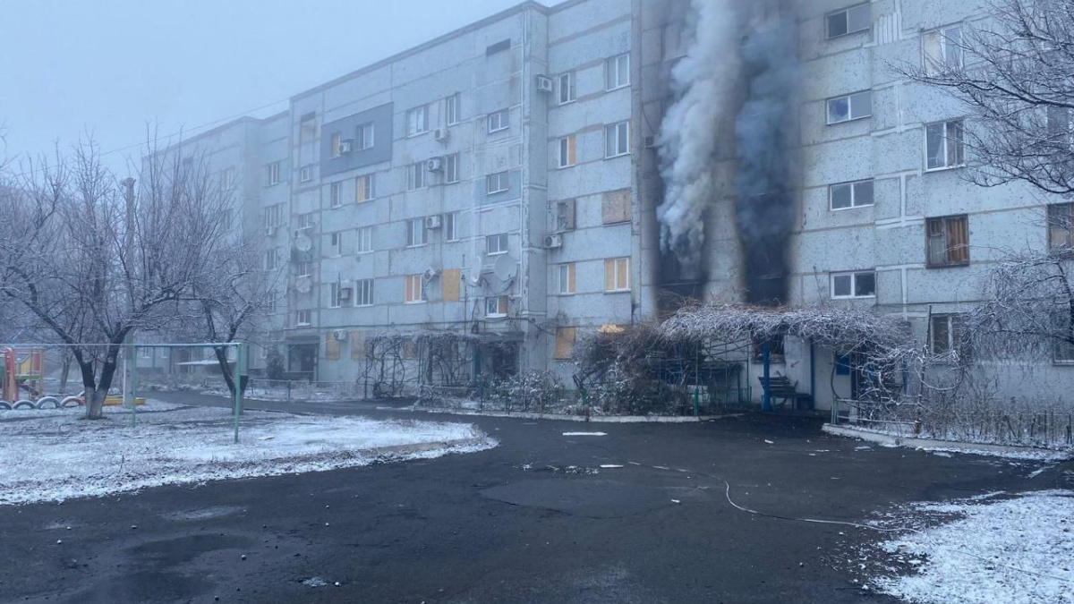 У Покровській громаді пошкоджено багатоповерхівки та заклад освіти внаслідок обстрілів