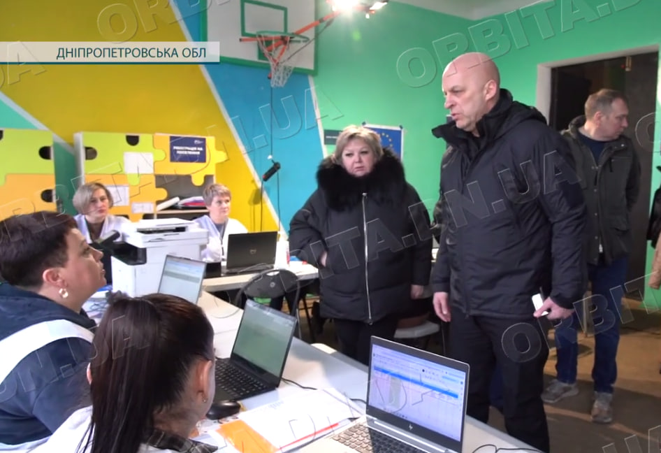 Десятки тисяч врятованих життів. Про роботу транзитних центрів на Харківщині і Дніпропетровщині