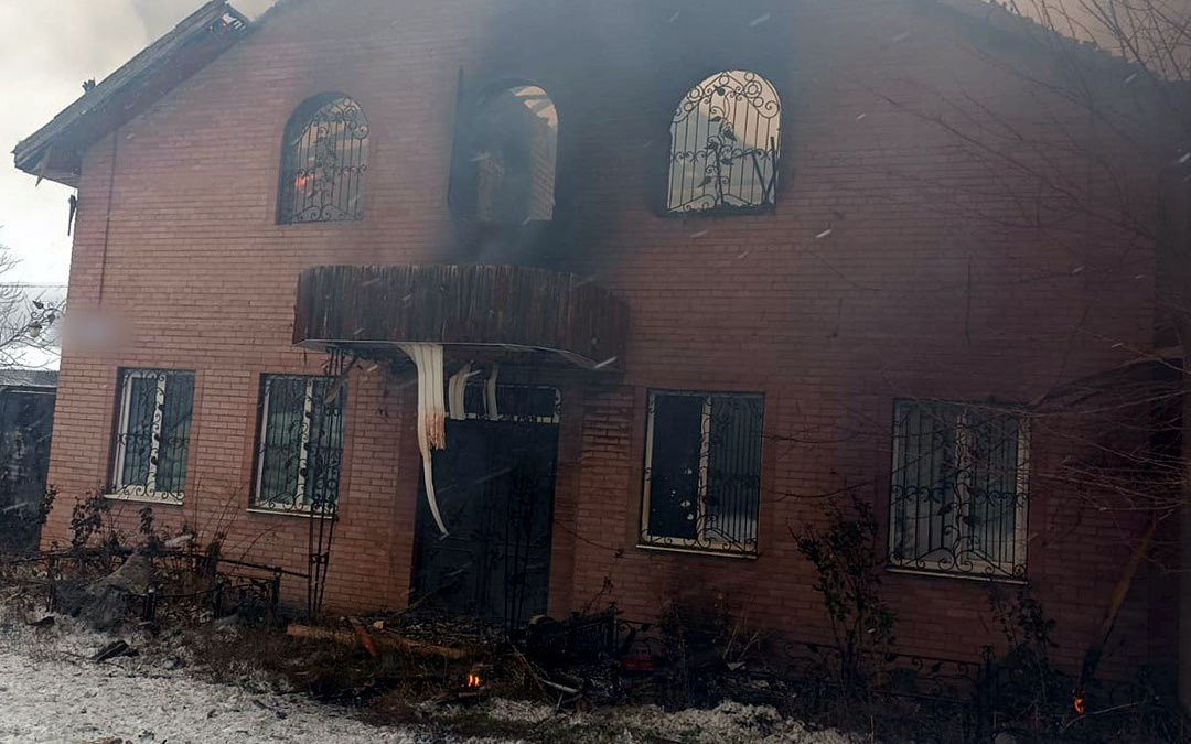 Поранений та чергові руйнації: поліція повідомила про обстріли Донеччини 15 січня