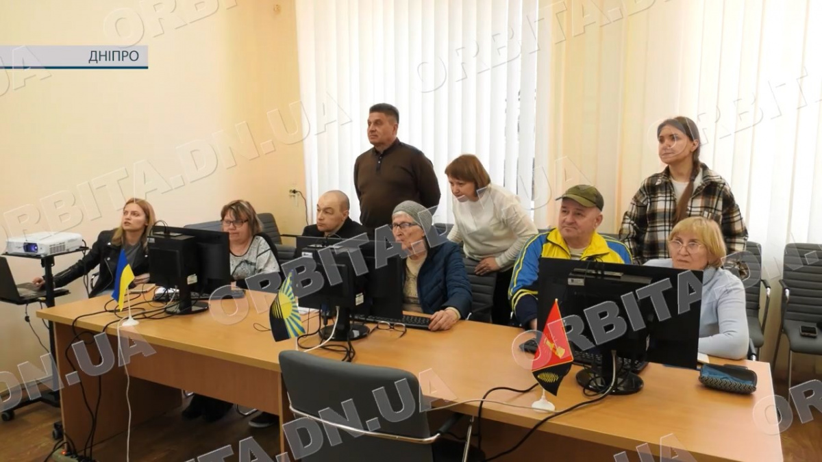 Місце підтримки земляків: у Дніпрі працює публічний простір «З Мирноградом у серці»
