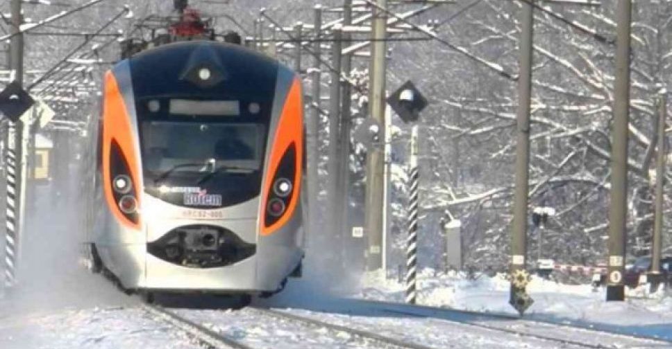 На новорічні та різдвяні свята в Україні курсуватимуть ще сім додаткових поїздів