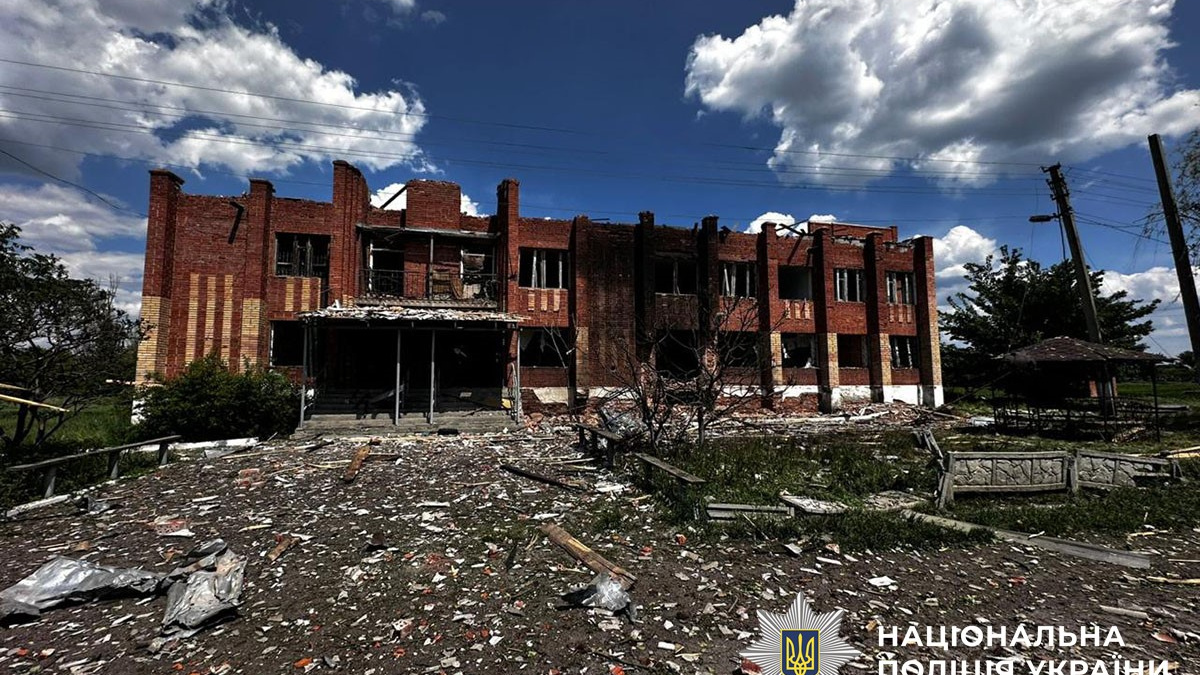 Двоє загиблих, четверо поранених: поліція Донеччини повідомила про атаки минулої доби