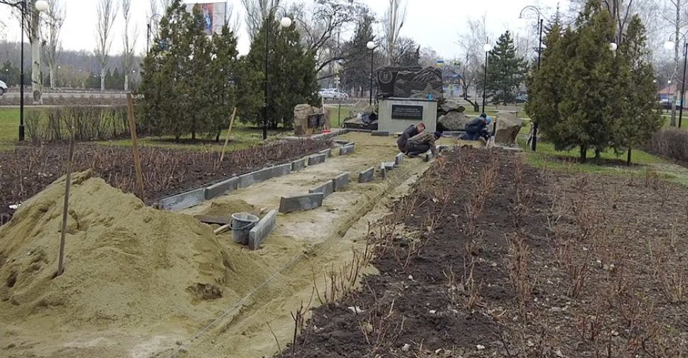 С места событий: реконструкция памятника воинам-интернационалистам в Покровске