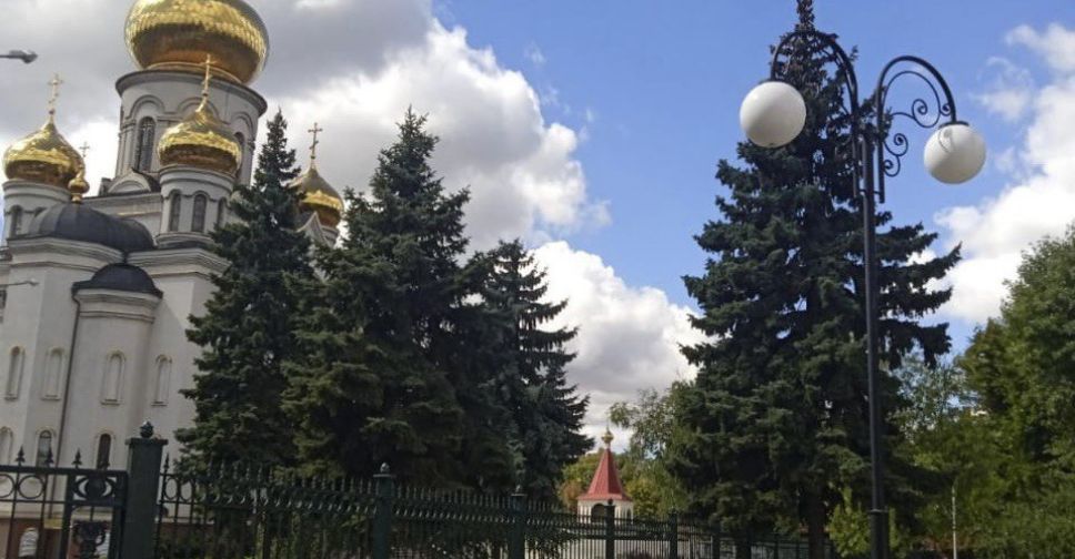 Комунальники відновили пошкоджені ліхтарі у Покровську