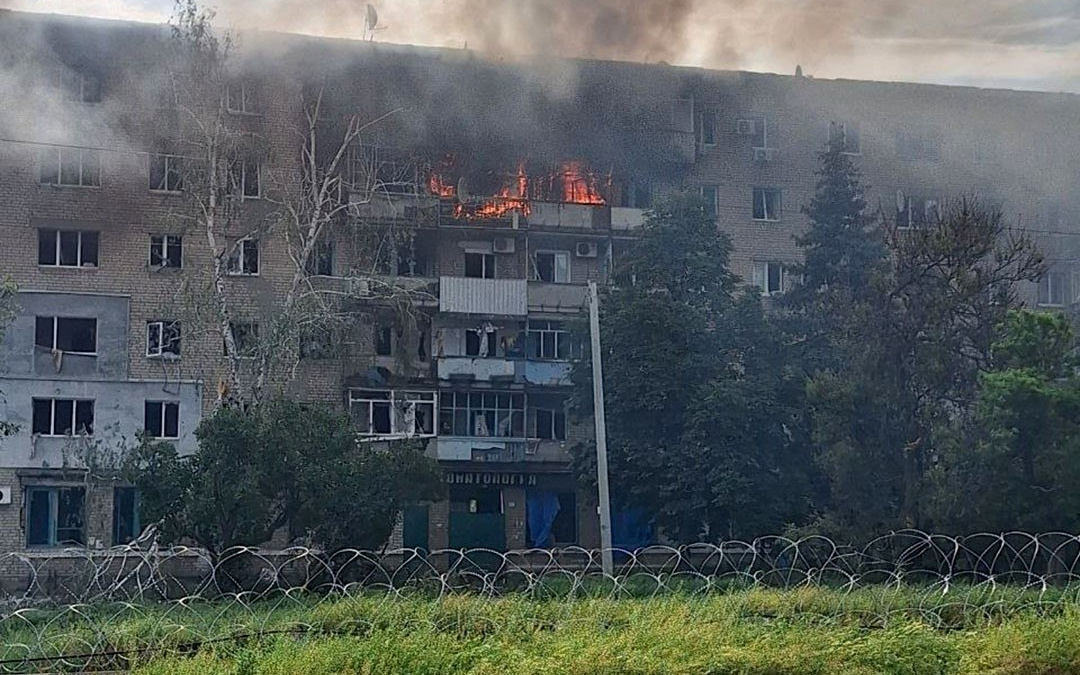 Одна людина загинула, 14 жителів Донеччини зазнали поранень через російські атаки 24 травня