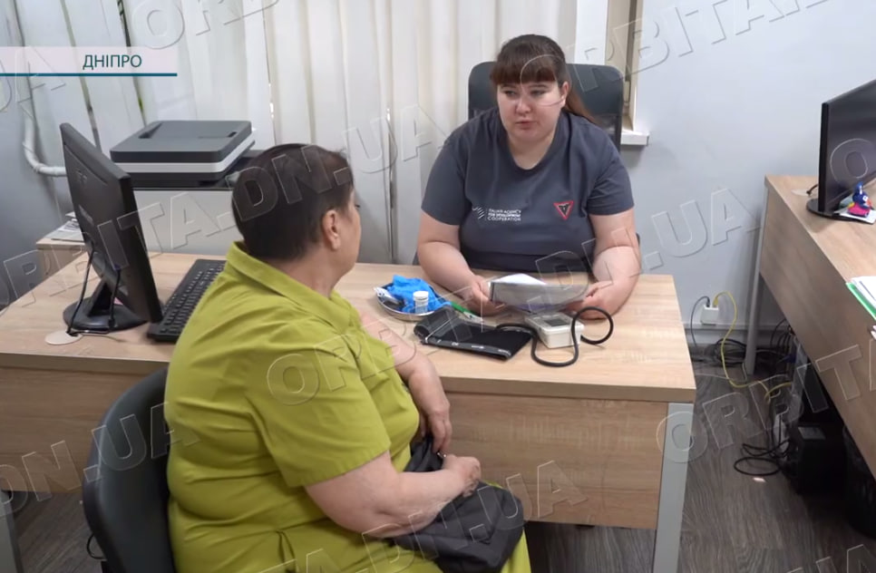 Лікар, консультація та «шафа добра»: підтримка переселенців у Покровському УСЗН