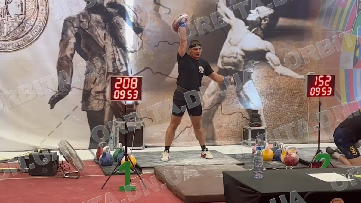 Увосьме чемпіон світу: гирьовик Леон Білицький виборов чотири золоті медалі