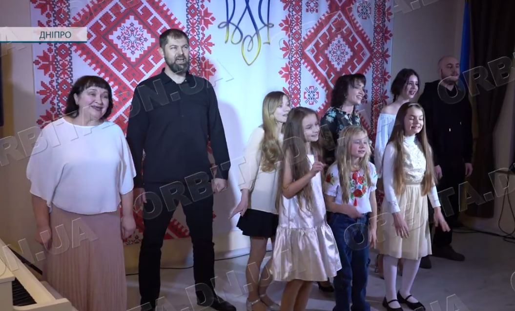 Розквітають нові таланти: Покровська музична школа порадувала концертом у Дніпрі