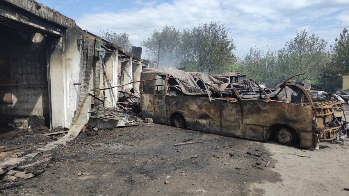 Знову під ворожим ударом: ворог атакував Добропілля дронами