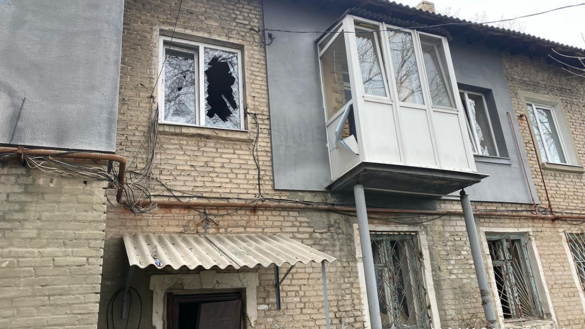 Доба обстрілів Донеччини минула без постраждалих, але з численними руйнуваннями
