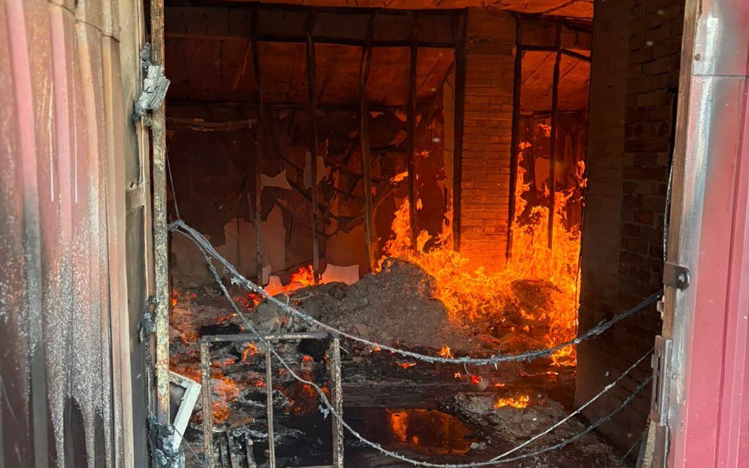 Загиблий і 15 поранених за добу: 7 серпня ворог масовано обстріляв Донеччину