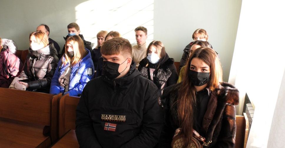 На практику – в суд: студенты ДонНТУ побывали на слушании дела о долгах «Краснолиманской»