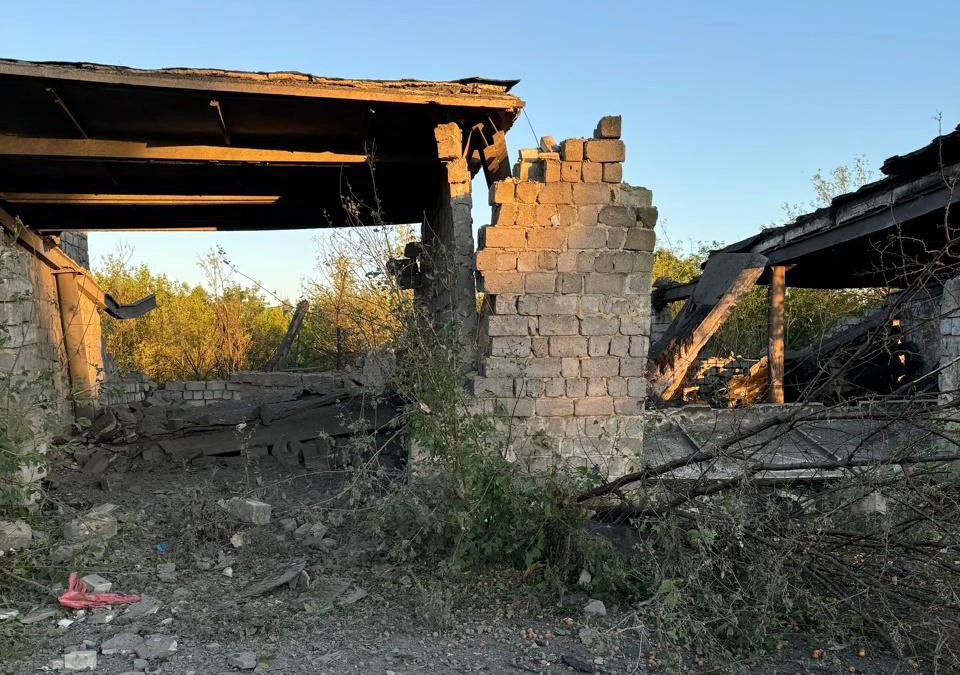 Селидове під ворожим вогнем – під ранок окупанти скинули на місто авіабомбу