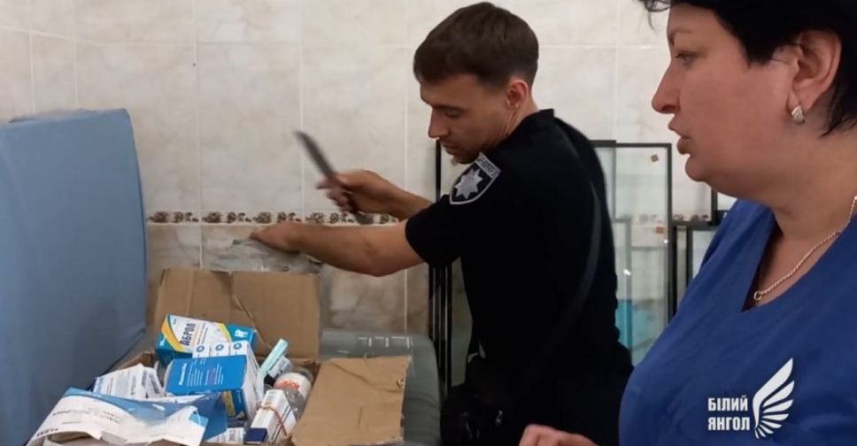 Поліцейський екіпаж «Білий янгол» доставив медикаменти до лікарні у Красногорівку